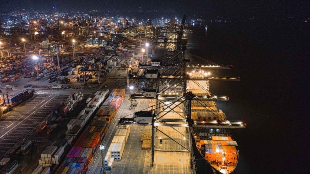 新潟港イメージ 作業 青木組