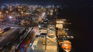 新潟港イメージ　作業　青木組